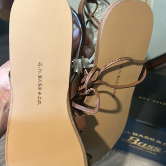 Bass, savannah, ladies flat sandals, size 9 - Picture 4 of 5